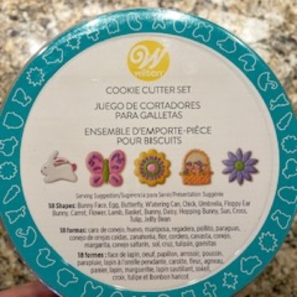 ✨3 for $25✨
NWOT 16 piece Easter Cookie Cutter by Wilton (missing two cutters) - Picture 3 of 4
